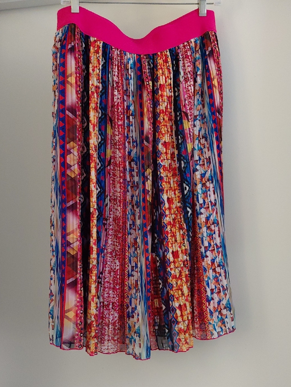 Metro Wear Hot Pink Waistband Multicolor Pleated Midi Skirt